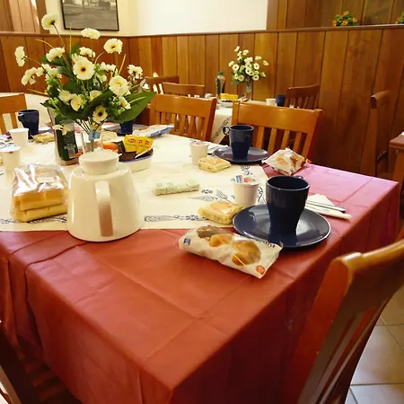 לינה וארוחת בוקר Residenza Matilde 4*